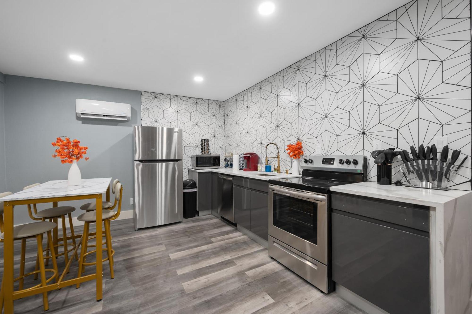 Elegant 2Br Apt Near Med Center With Free Park Хюстън Екстериор снимка